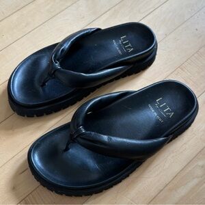 Lita by Ciara Size:9 Black Lug Sole Thong Sandal Flip Flop Made in Italy